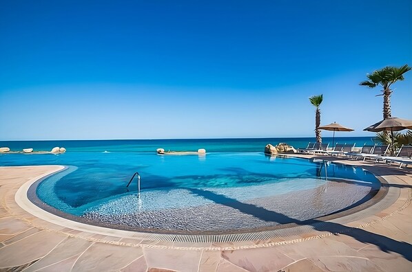 Outdoor pool, a heated pool - ESCAPE TO LUXURY!! 1BR/2BA OCEAN VIEW-PRIVATE BALCONY-LAZY RIVER-INFINITY POOL!! (San José del Cabo)