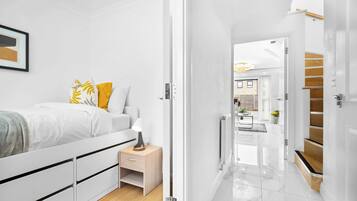 5 bedrooms, in-room safe, desk, iron/ironing board