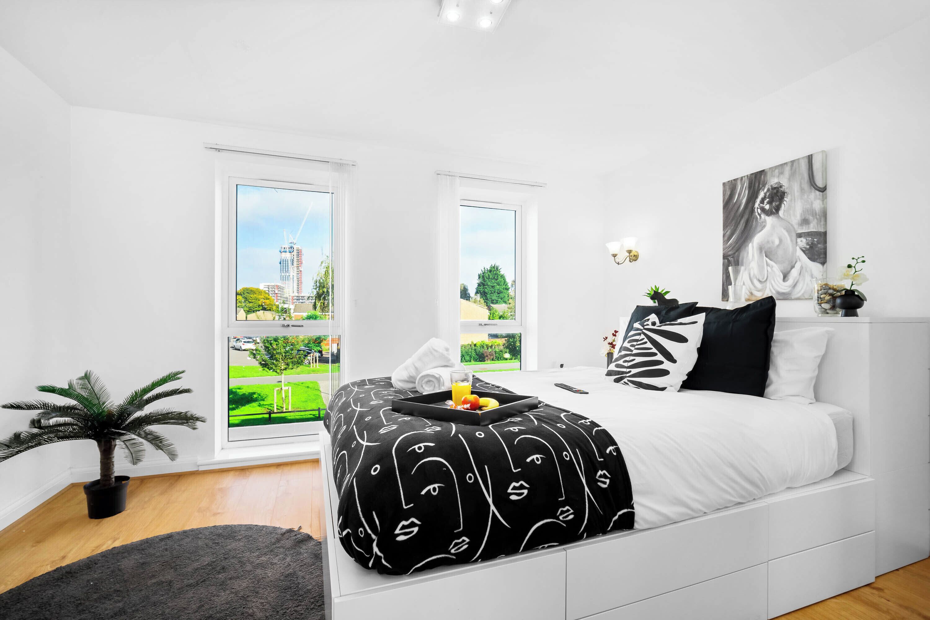 5 soverom, safe på rommet, skrivebord og strykejern/-brett