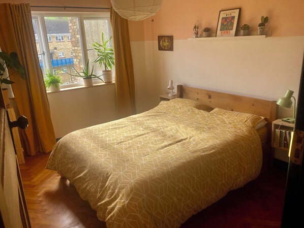 1 bedroom, WiFi, bed sheets