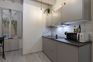 Fridge, microwave, stovetop, coffee/tea maker - The Court of Santo Spirito (Firenze)