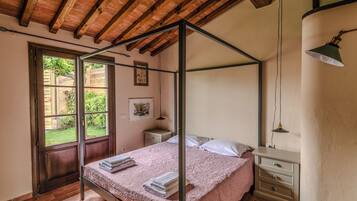 House, Patio | 1 bedroom, free WiFi