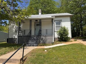 Exterior - Spacious 3bd/1b home - .9 miles to Casino (Danville)