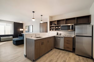 Suite, 1 King Bed, Non Smoking | Free WiFi, bed sheets