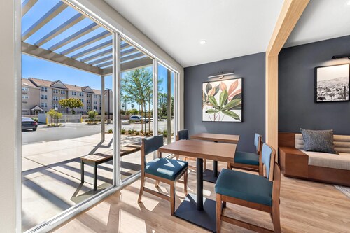 Everhome Suites San Bernardino - Loma Linda