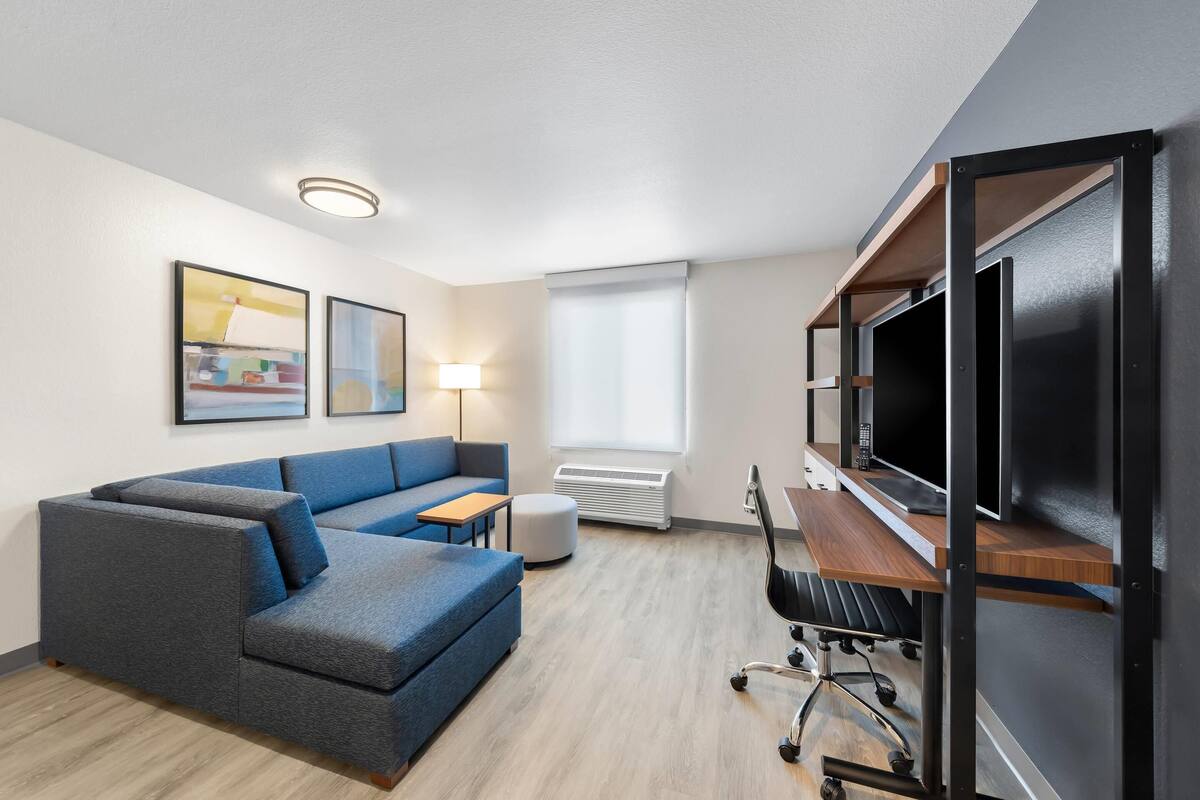 Suite, 1 très grand lit (1 Bedroom, Full Kitchen, Washer-Dryer)