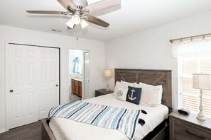 4 slaapkamers, een strijkplank/strijkijzer, reisbedje, wifi