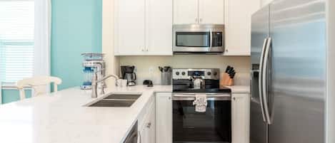 Frigorífic, microones, forn i placa de cuina