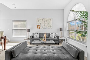 Téléviseur, bureau