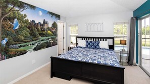 4 dormitorios, tabla de planchar con plancha, cuna de viaje y wifi