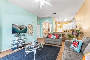 Una televisión, una oficina