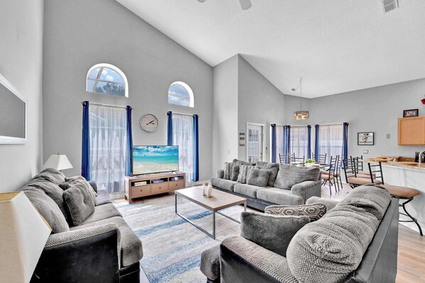 Televisión y oficina 