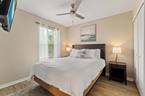 3 dormitorios, tabla de planchar con plancha, cuna de viaje y wifi