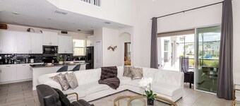 Storeybook Escape - Sleeps 11!