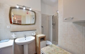 Shower, hair dryer - Gorgeous apartment in Lido di Pomposa (Lido di Pomposa)