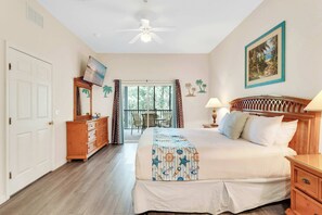 3 bedrooms, iron/ironing board, travel crib, WiFi - Timeless Magic at Bahama Bay (Davenport)