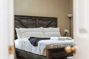 5 dormitorios, tabla de planchar con plancha, wifi y ropa de cama