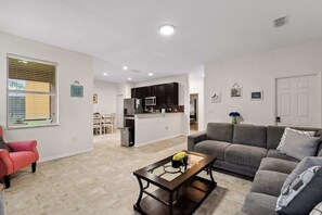 Una televisión, una oficina