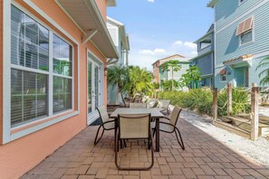 Outdoor dining - Parrot Paradise Escape for 8! (Kissimmee)