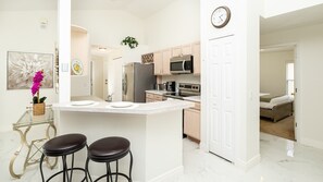 4 dormitoris, planxa i posts de planxar, wifi i roba de llit 