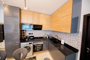 Mikrobølgeovn, ovn, kogeplade, opvaskemaskine