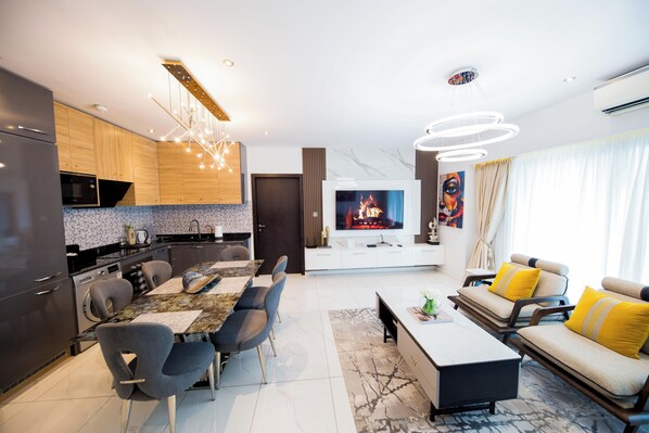 Smart TV - The Signature Apartment by G&L Luxury Properties Unit A407-Charming 2 bedrooms (Accra)