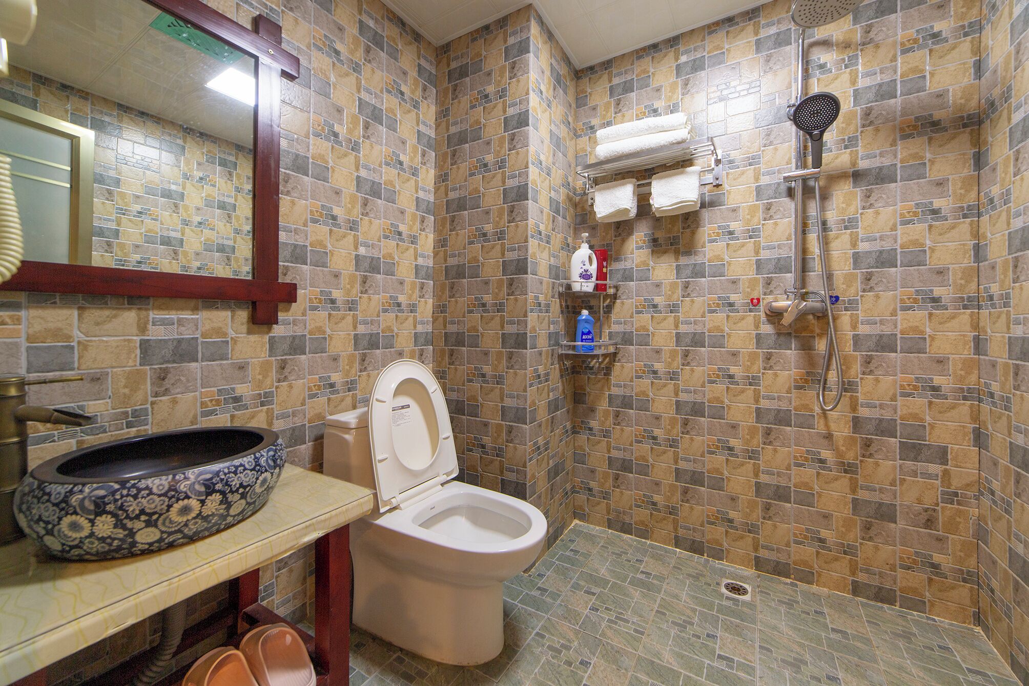 Comfort-Zweibettzimmer, Bergblick | Badezimmer