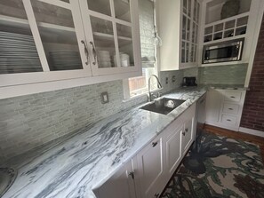 Microwave, oven, stovetop, dishwasher - Downtown Home. Walk to Waterfront, Restaurants, Shops & Train. Beaches Nearby. (Newburyport)