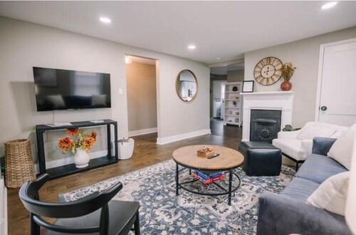 Cozy 2b/1bath Home- 3 miles to Casino