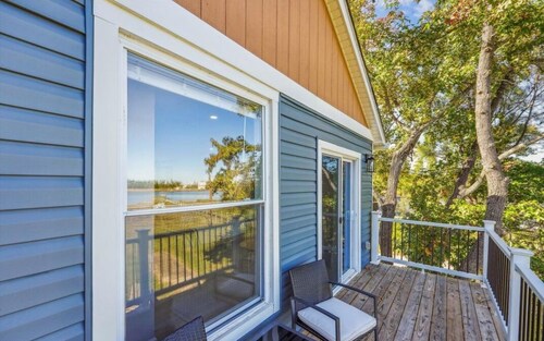 Charming waterfront studio with amazing view, and WiFi in tranquil Piney Point
