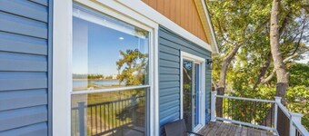 Charming waterfront studio with amazing view, and WiFi in tranquil Piney Point