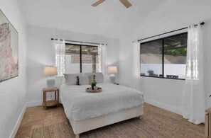 5 habitaciones, tabla de planchar con plancha y cuna de viaje