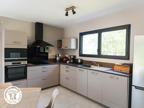Microwave, dishwasher