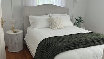 2 dormitorios, tabla de planchar con plancha, wifi gratis y ropa de cama