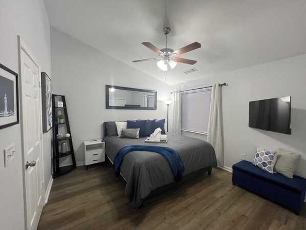 2 bedrooms, desk, iron/ironing board, free WiFi