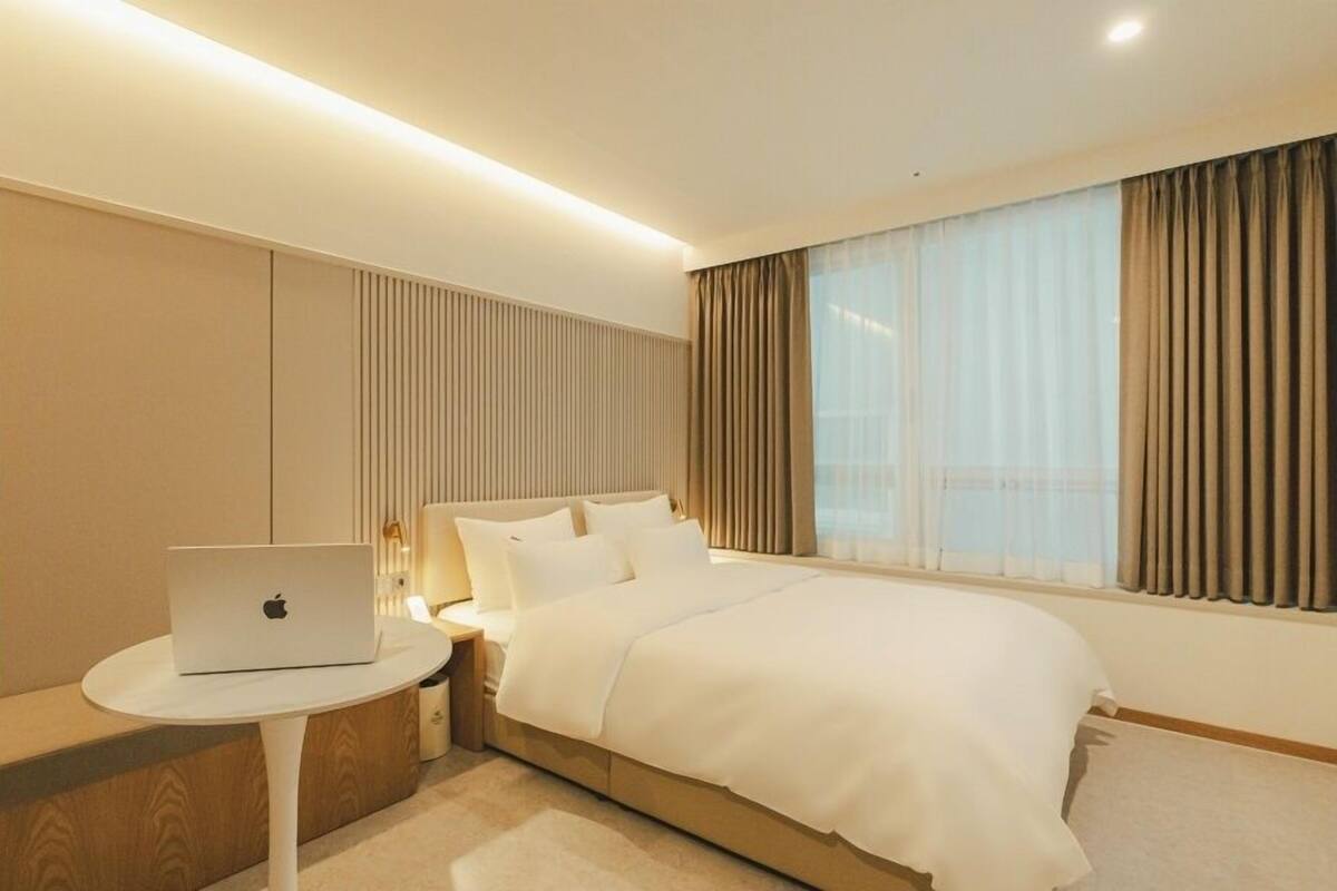 Habitación doble estándar | Insonorización, wifi gratis y decoración personalizada