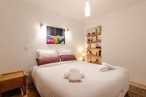 1 chambre, fer et planche à repasser, accès à Internet, literie fournie