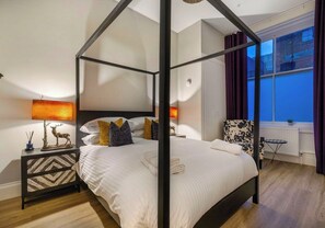 4 chambres, fer et planche à repasser, lit parapluie, draps fournis