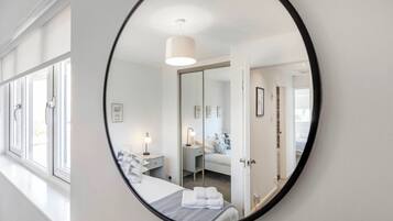 2 bedrooms, iron/ironing board, travel cot, free WiFi