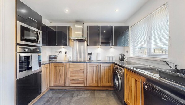 Fridge, microwave, oven, dishwasher