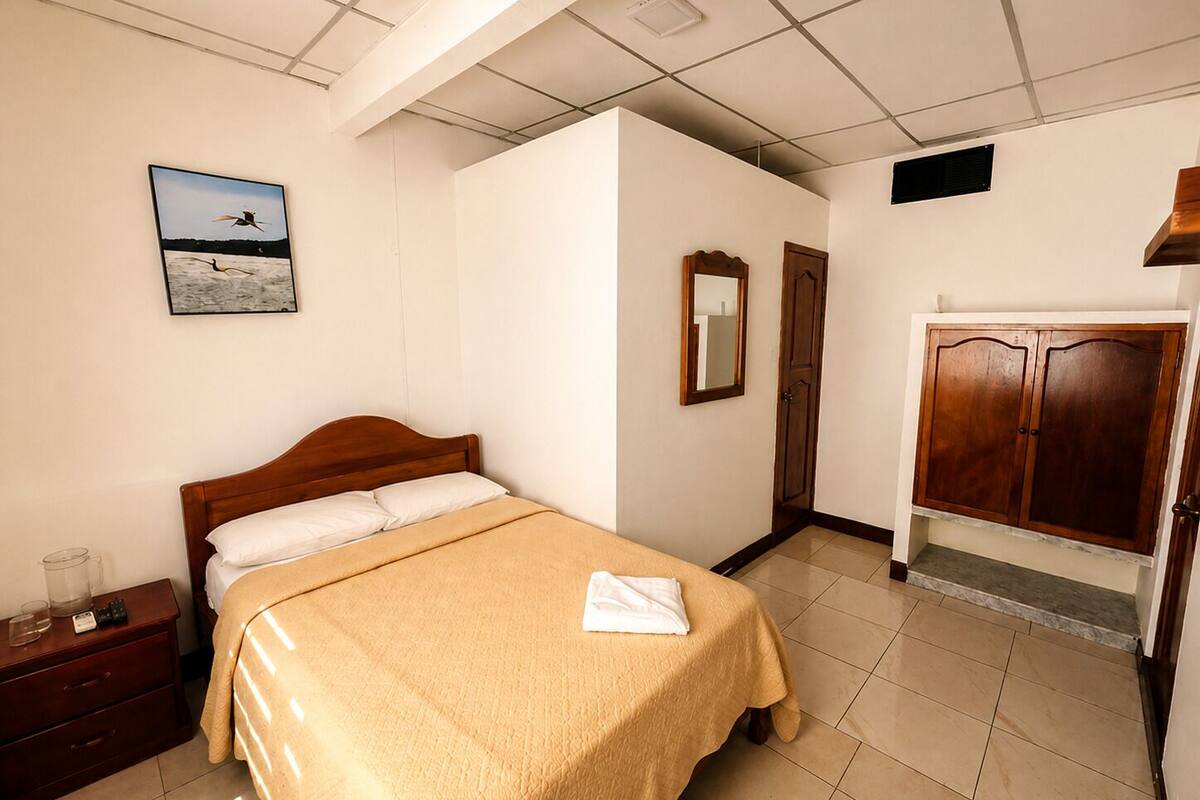 Room, 1 Double Bed | Minibar, WiFi (free), bed sheets