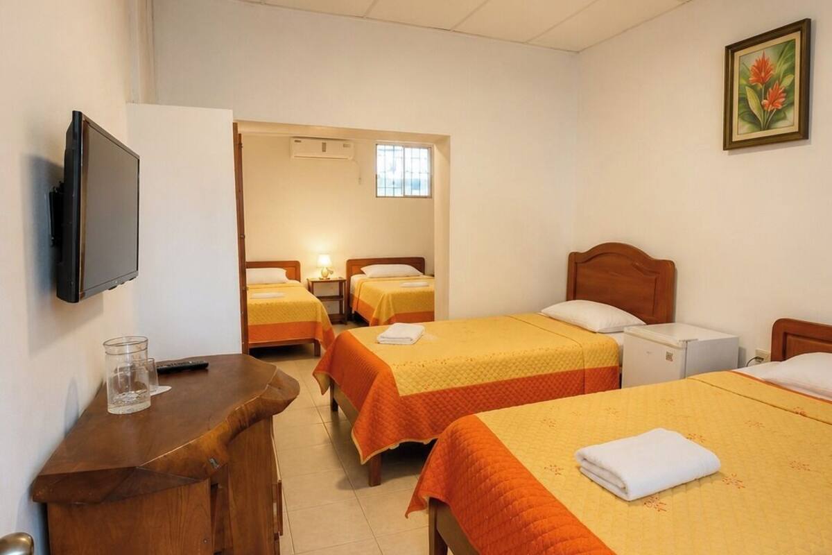 Standard Quadruple Room | Minibar, WiFi (free), bed sheets