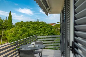 Outdoor dining - Holiday apartment mit Balkon (Malinska)