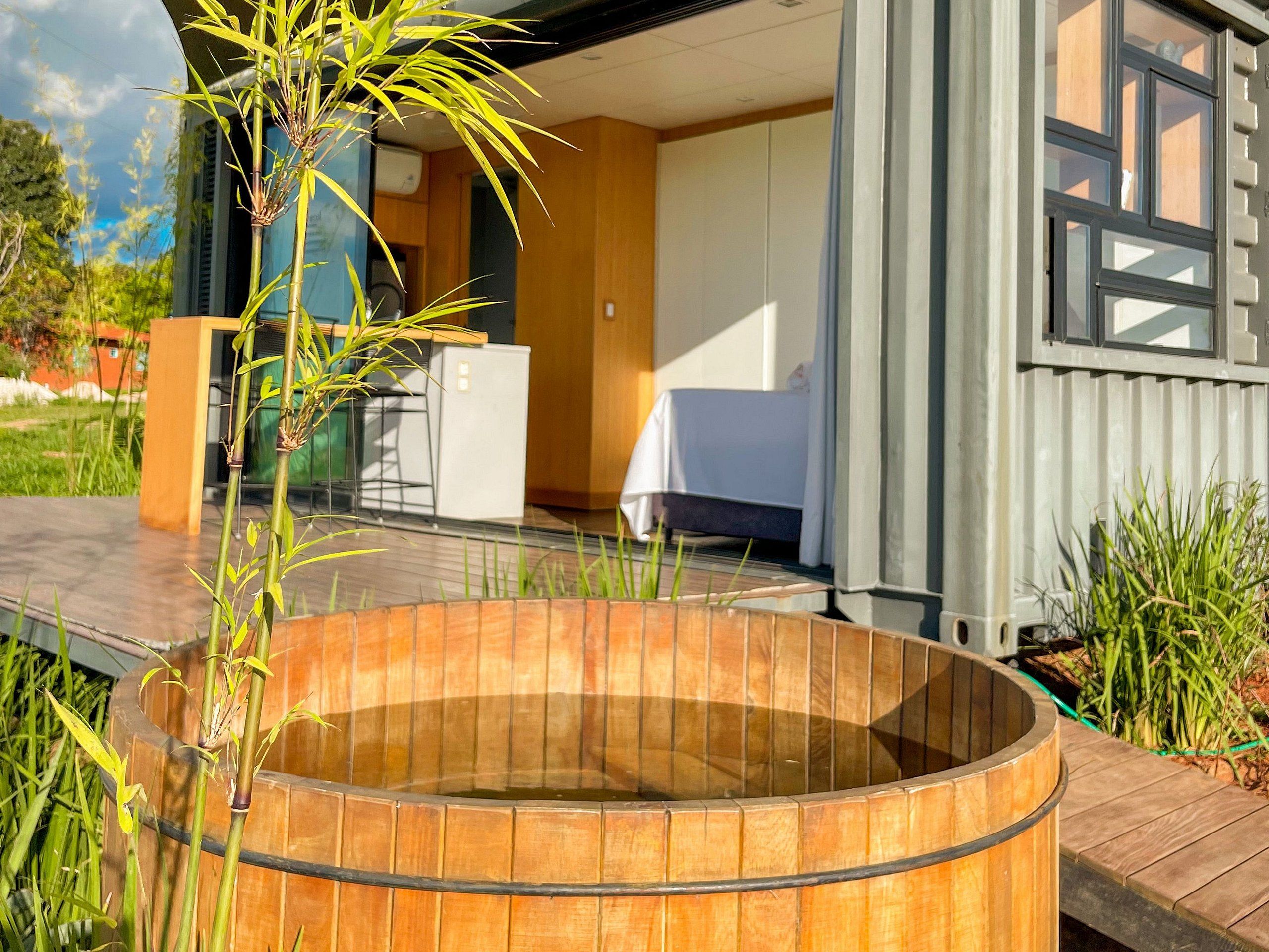   高级小屋 | 室外 SPA 浴缸