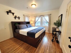 3 soverom, skrivebord, strykejern/-brett og wi-fi (inkludert)