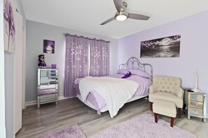 2 bedrooms, iron/ironing board, free WiFi, bed sheets - Myrtle Beach 2BR – Walk to Beach & Boardwalk (Myrtle Beach)