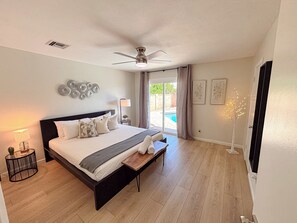 3 slaapkamers, een strijkplank/strijkijzer, wifi, beddengoed