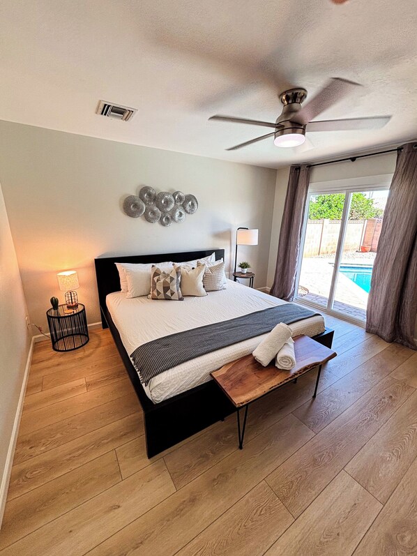 3 bedrooms, iron/ironing board, WiFi, bed sheets