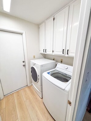 Interior - Stylish 3BR Retreat in Tempe - WIFI, Pool, Chill Vibes & Prime Location (Tempe)