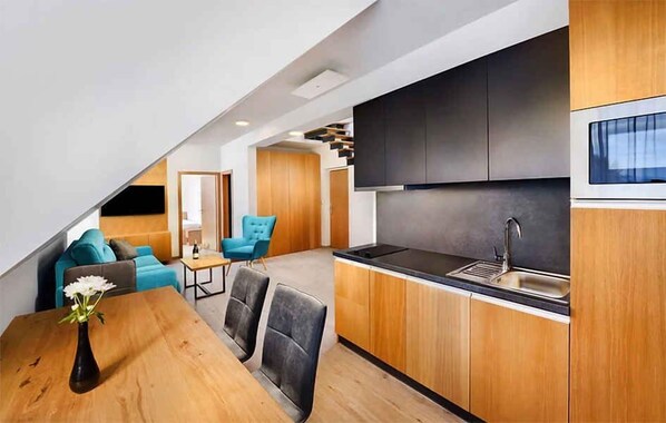 Fridge, microwave, cookware/dishes/utensils